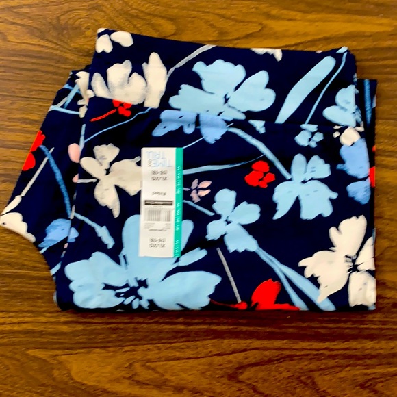 Time and Tru Pants - Fitted Capri ⭐️